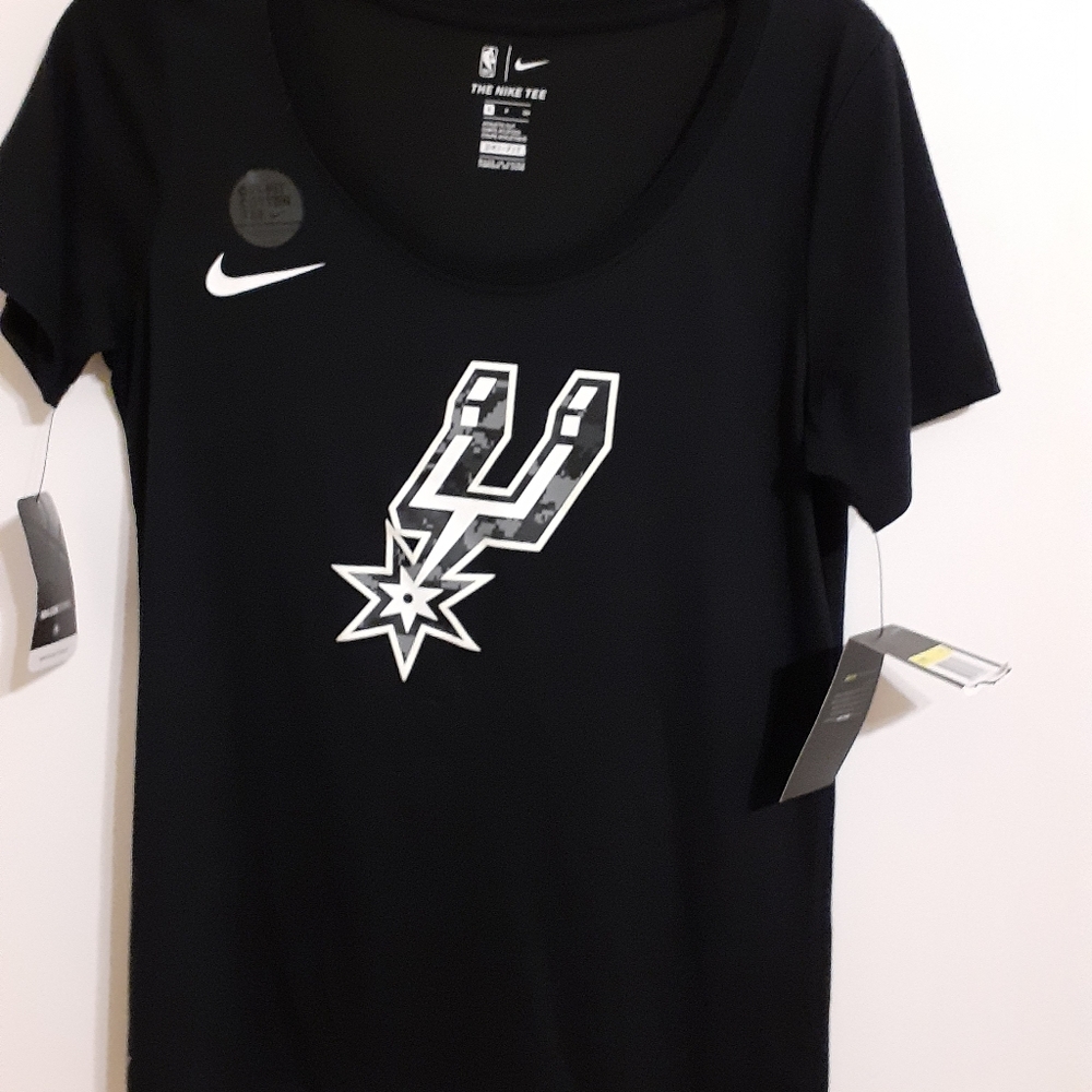 **NWT** San Antonio Spurs Nike Tee